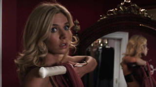 Tuppence Middleton nuda, Vanessa Kirby sexy, scena di Jupiter Ascending (2015)