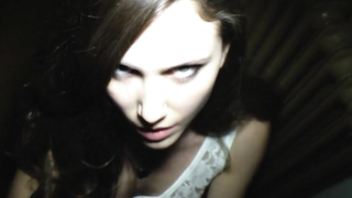 Natascha Wiese çıplak, Hooked Up'tan (2013) seks sahnesi