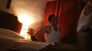 Natascha Wiese çıplak, Hooked Up'tan (2013) seks sahnesi