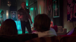 Bianca Haase nue, Christine Bently nue, scène de Hot Tub Time Machine 2 (2015)