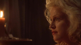 Мадонна обнаженная, сексуальная сцена из фильма «Тело как улика» (1993)