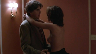 Natasha Henstridge nua, cena de sexo de Species (1995)