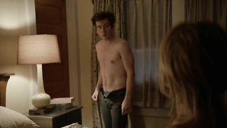 Sasha Alexander desnuda, Shani Atias desnuda, escena de sexo de Shameless s05e09 (2015)