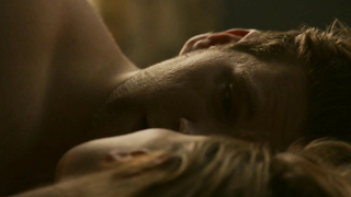 Anna Paquin nuda, scena di sesso da Bellevue s01e07 (2017)