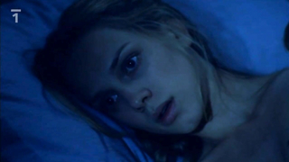 Monika Hilmerova nuda, scena di sesso da Pramen zivota (2000)