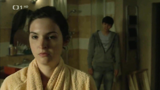 Kristyna Podzimkova çıplak, Ach, ty vrazdy (2012) filminden sahne