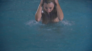 Yuliya Mayarchuk çıplak, Francesca Nunzi çıplak, Cheeky'den (2000) seks sahnesi