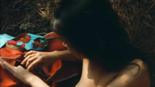 Lucia Sanchez nuda, scena di sesso da Une robe d'ete (1996)