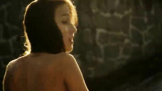 Tereza Voriskova desnuda, escena de Bobule (2008)