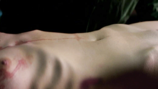 Delphine Tempels çıplak, Canibal'den (2013) sahne