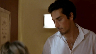 Carole Bouquet çıplak, Barbara Kelschn çıplak, Embrassez qui vous voudrez (2002) filminden erotik sahne