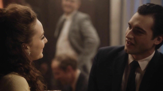 Alexandra Light nackt, Jade Albany sexy, erotische Szene aus dem amerikanischen Playboy The Hugh Hefner Story s01e03 (2017)