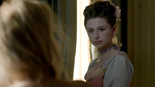 Holli Dempsey nuda, Eloise Smyth sexy, scena di sesso da Harlots s01e04 (2017)
