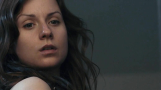 Shian Denovan çıplak, Siren'den seks sahnesi (2014)