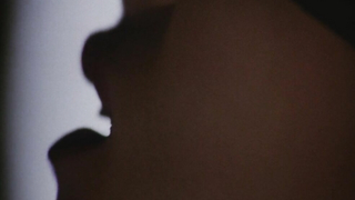 Филлипа Мэтьюз обнаженная, эротическая сцена из Еще девять с половиной недель (1997)