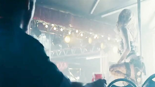 Laurence Leboeuf çıplak, Lac Mystere'den seks sahnesi (2013)