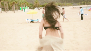 Уна Чаплин секси, сцена секса из Realive (2016)