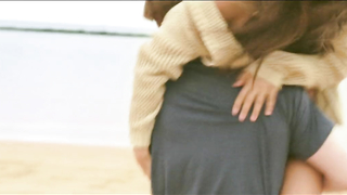 Уна Чаплин секси, сцена секса из Realive (2016)